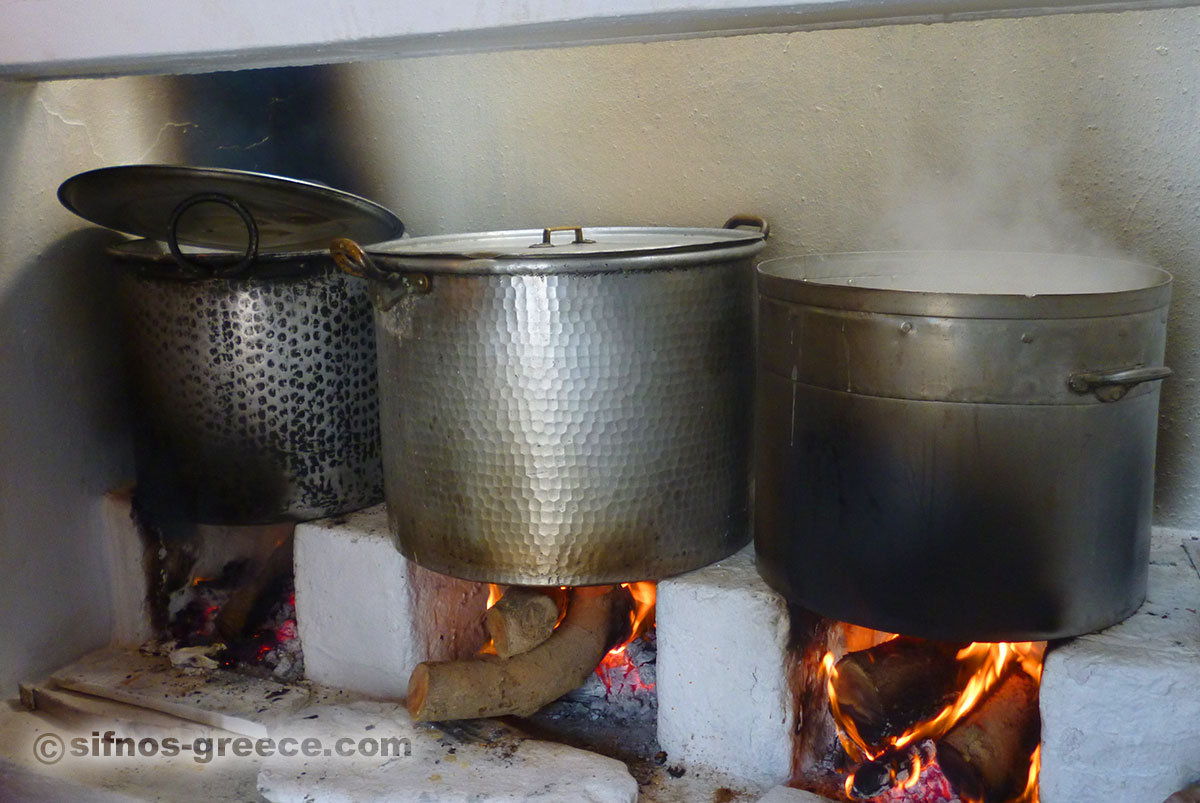 Livsmedelsberedning för fest Stavros i Sifnos